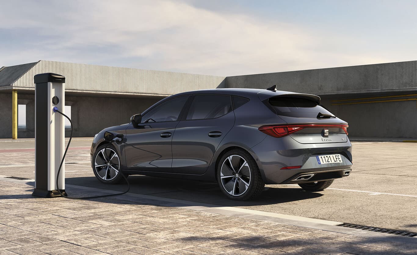 blog-10 mejores coches híbridos enchufables (2024)-poster