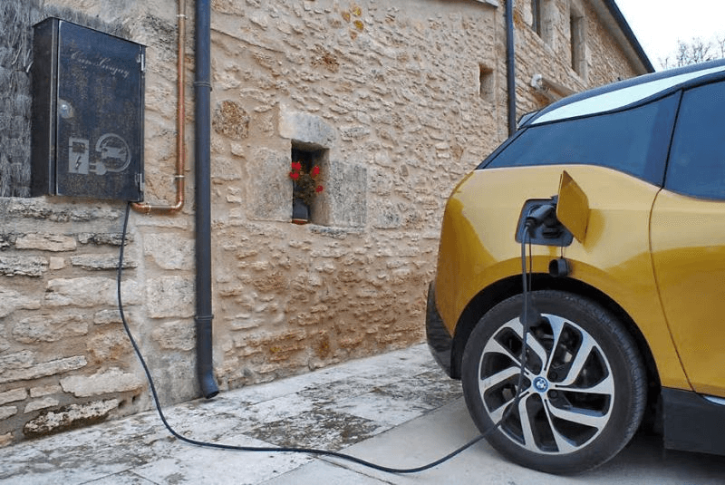 blog-Movilidad eléctrica rural: coche eléctrico en tu pueblo-poster